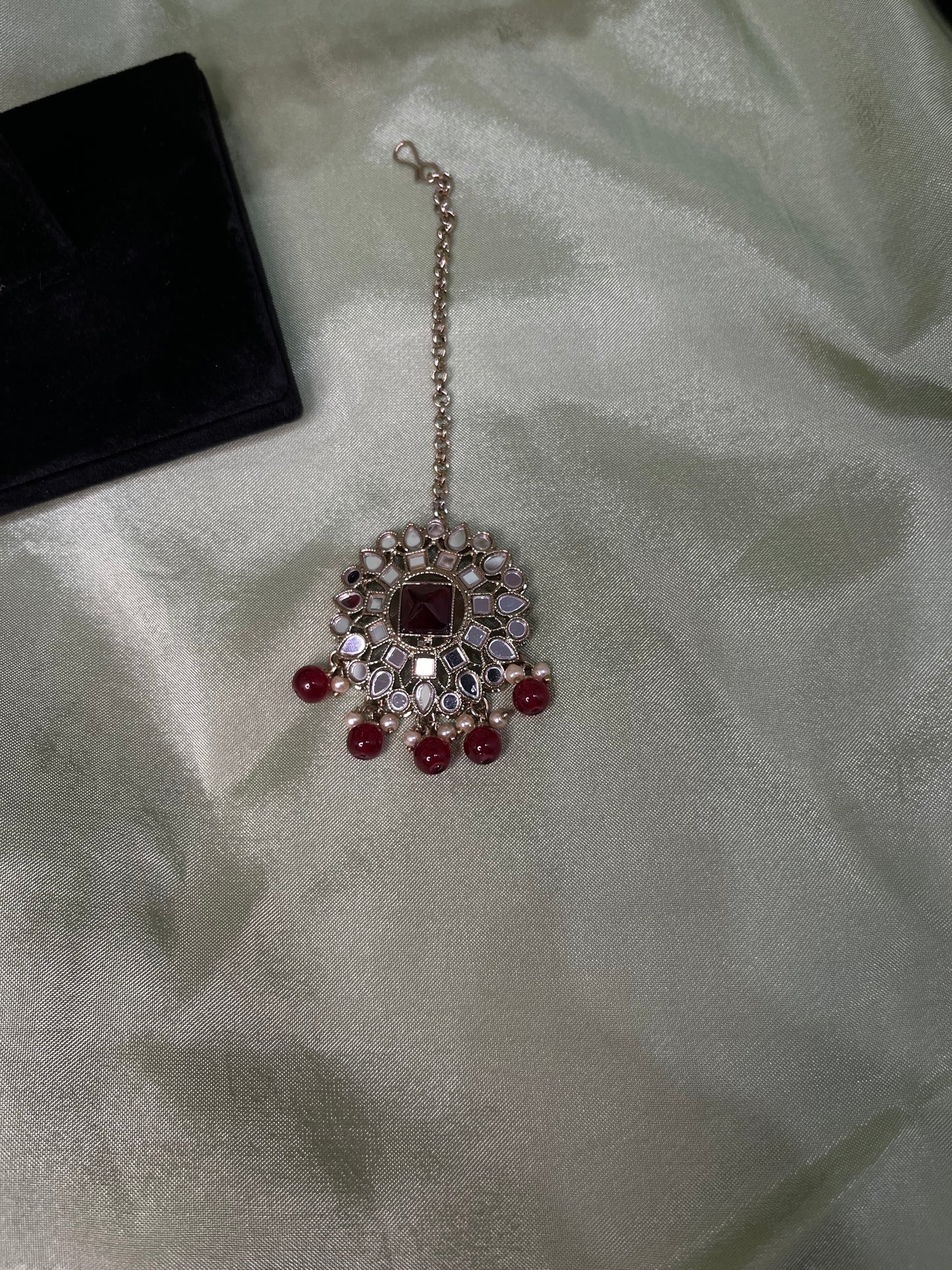 Maroon earring/tikka set with sahare
