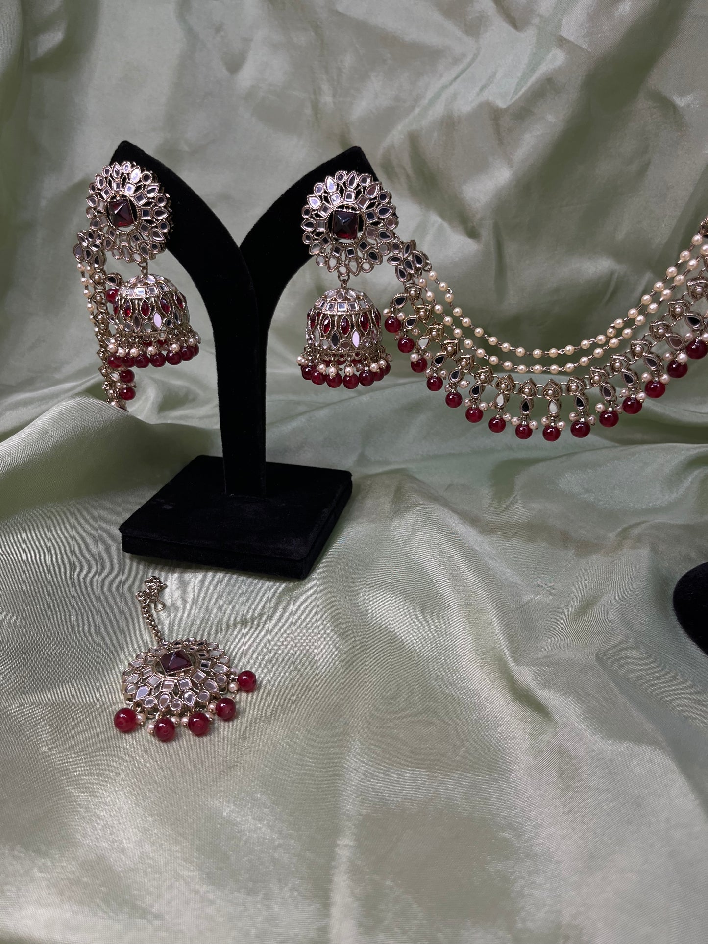 Maroon earring/tikka set with sahare
