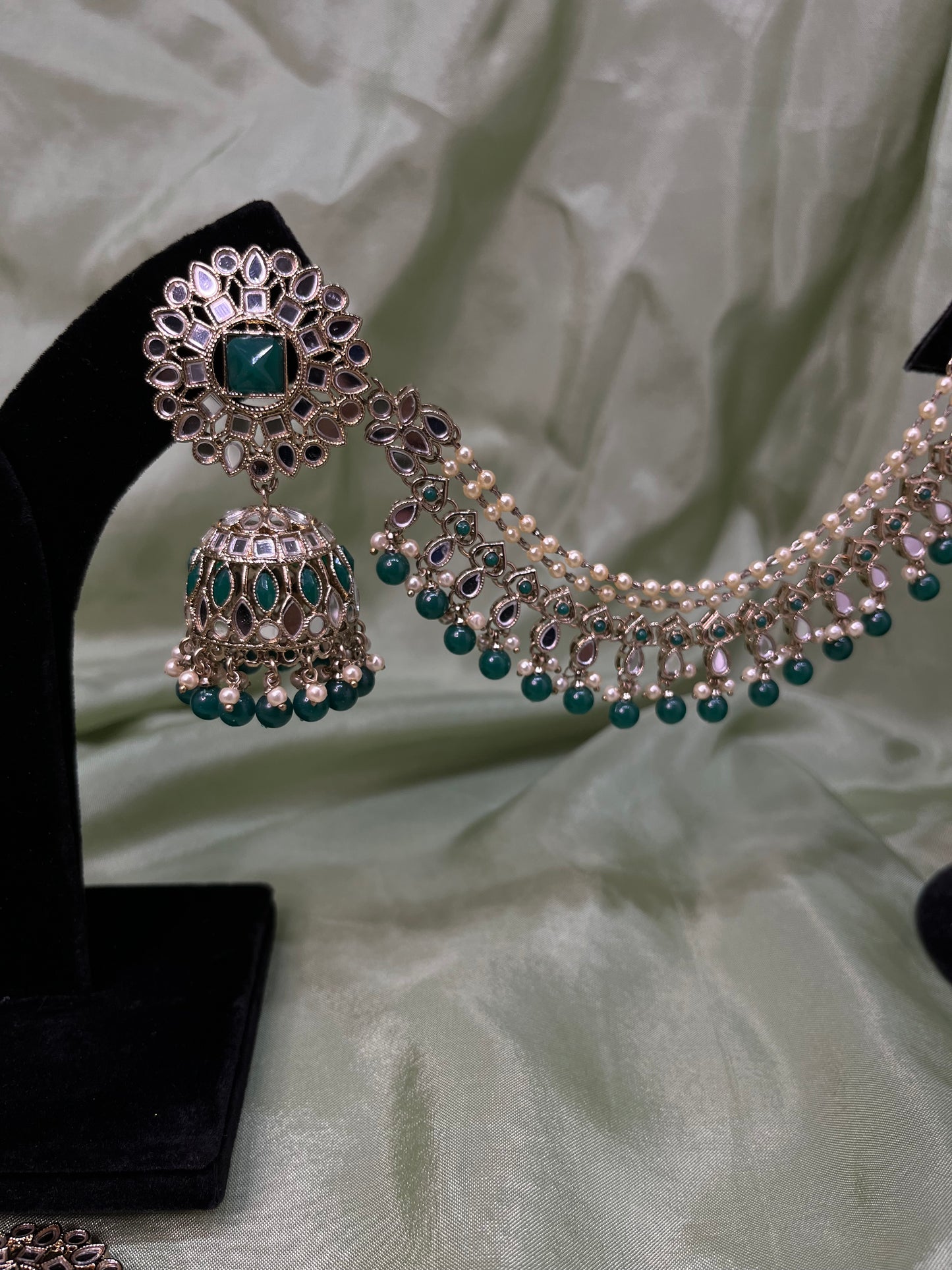 Emerald green earring/tikka set with sahare