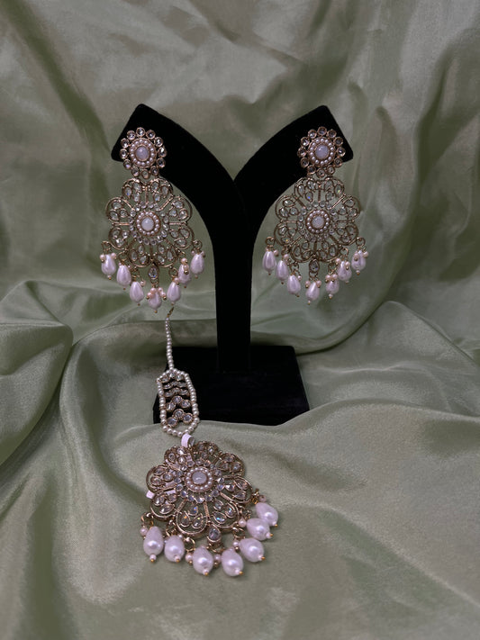 White detailed earring/tikka set