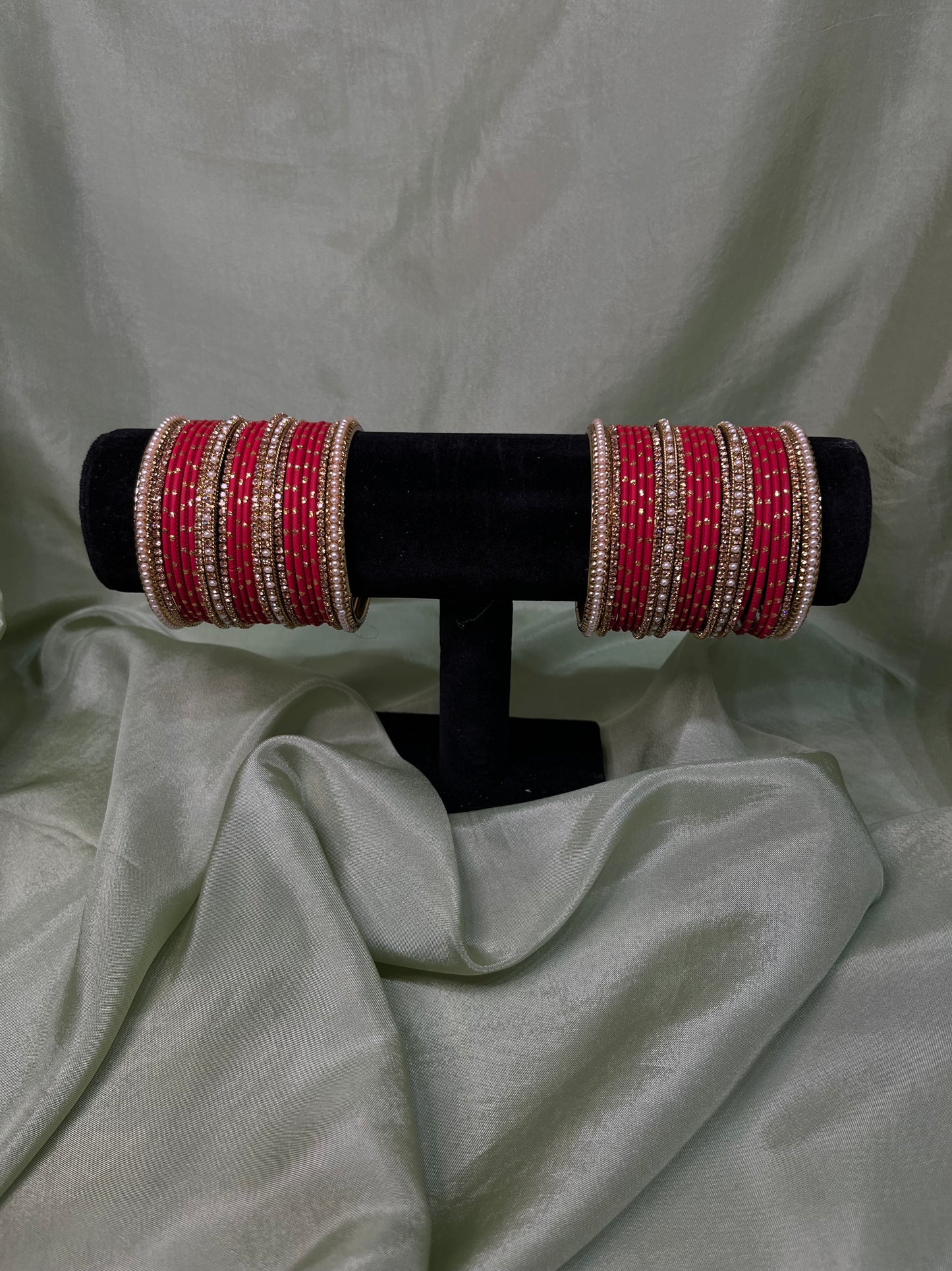 Red bindi bangle set with pearl kare