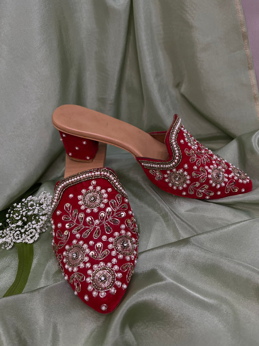 Red heeled Punjabi jutti