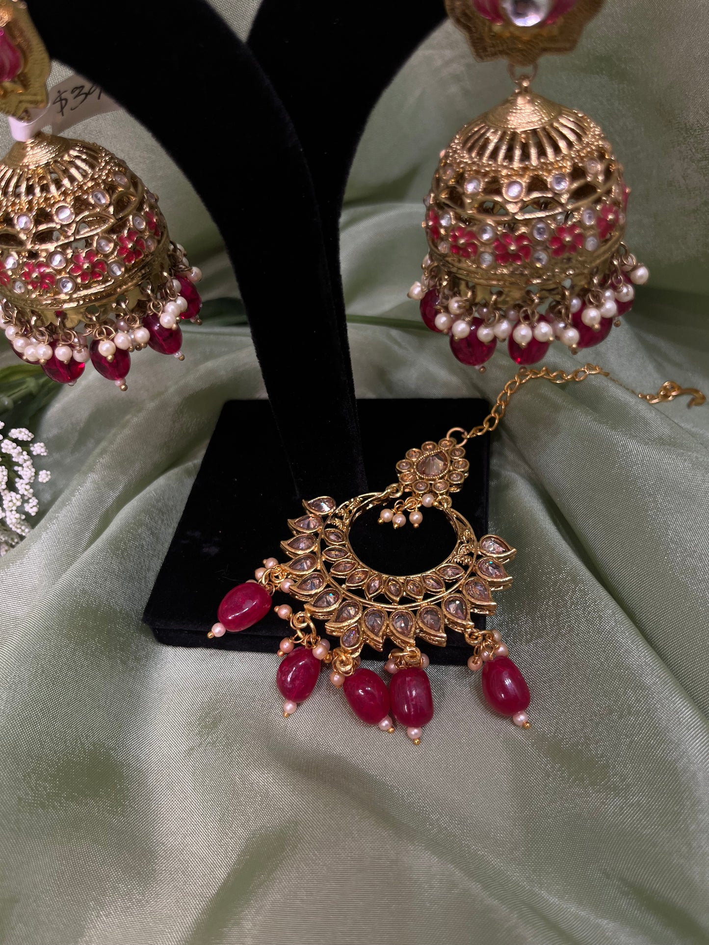 Hot pink earring/tikka set