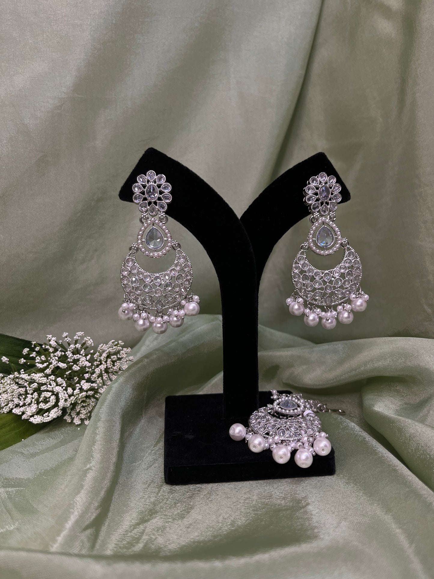 Silver earring/tikka set