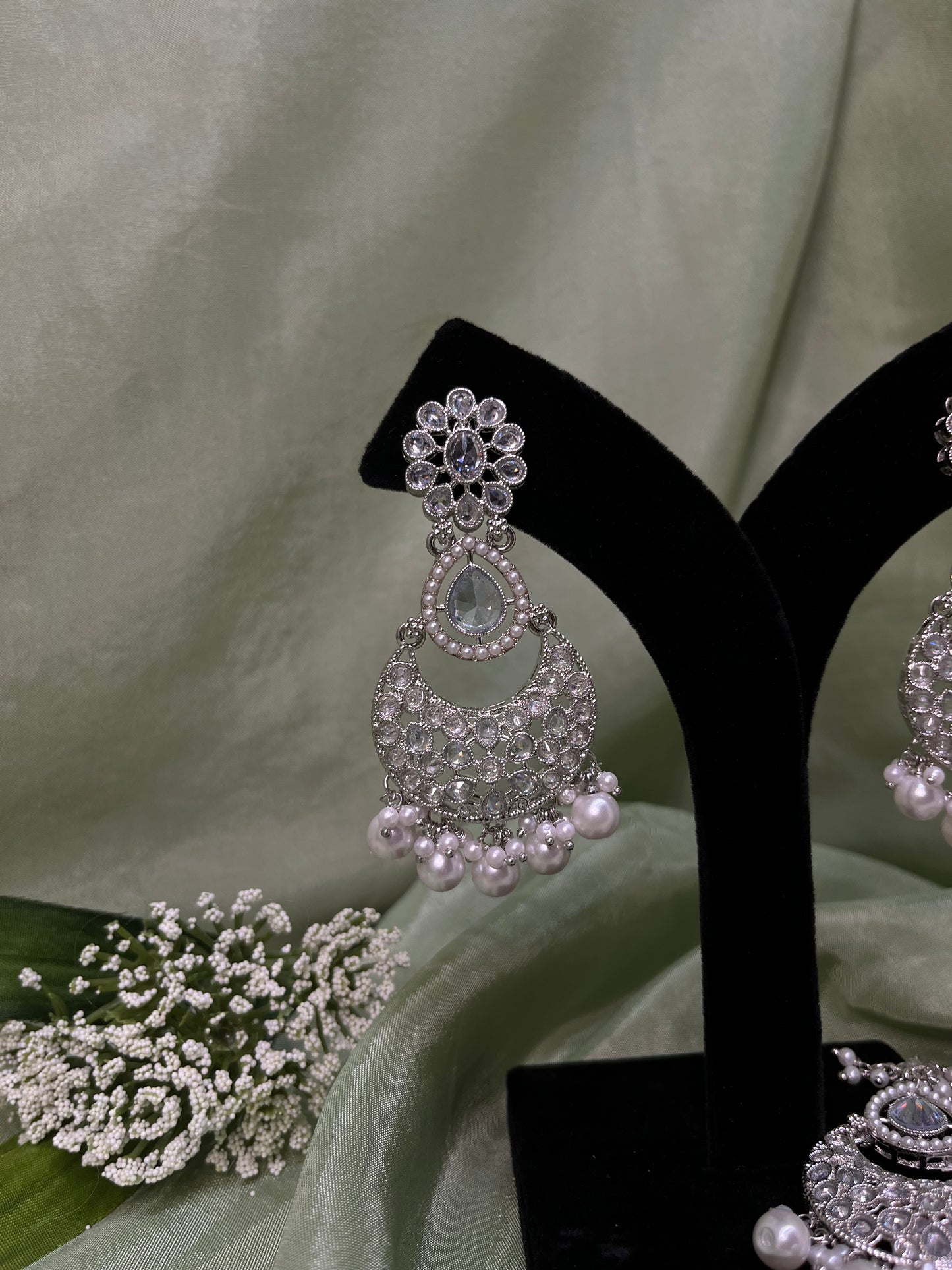 Silver earring/tikka set