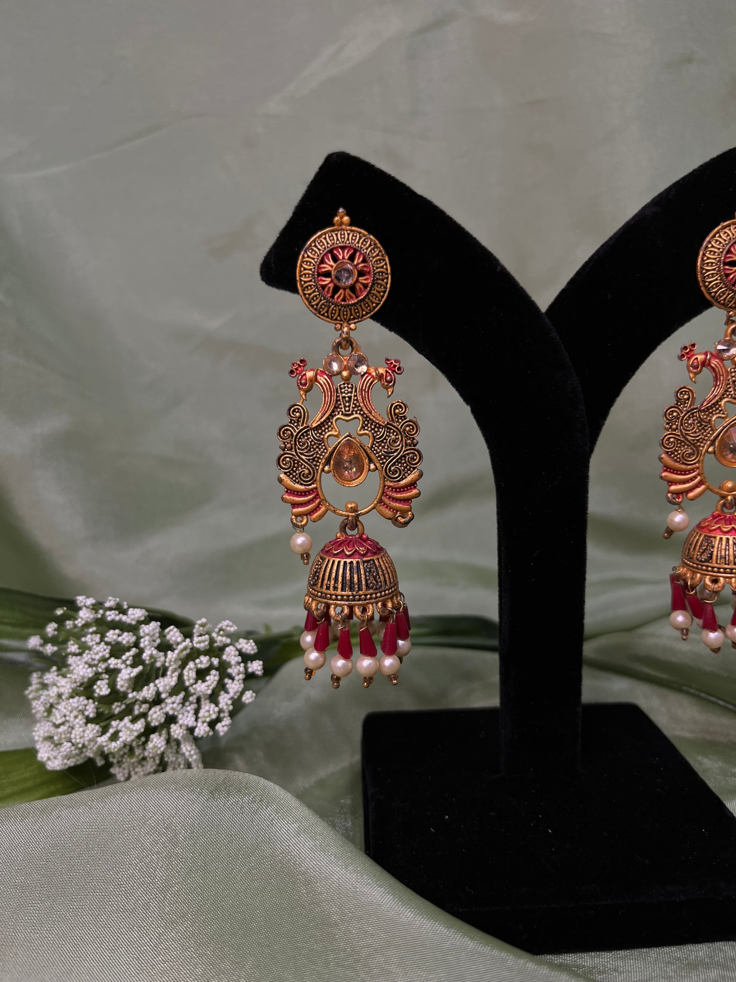 Morni earrings in maroon