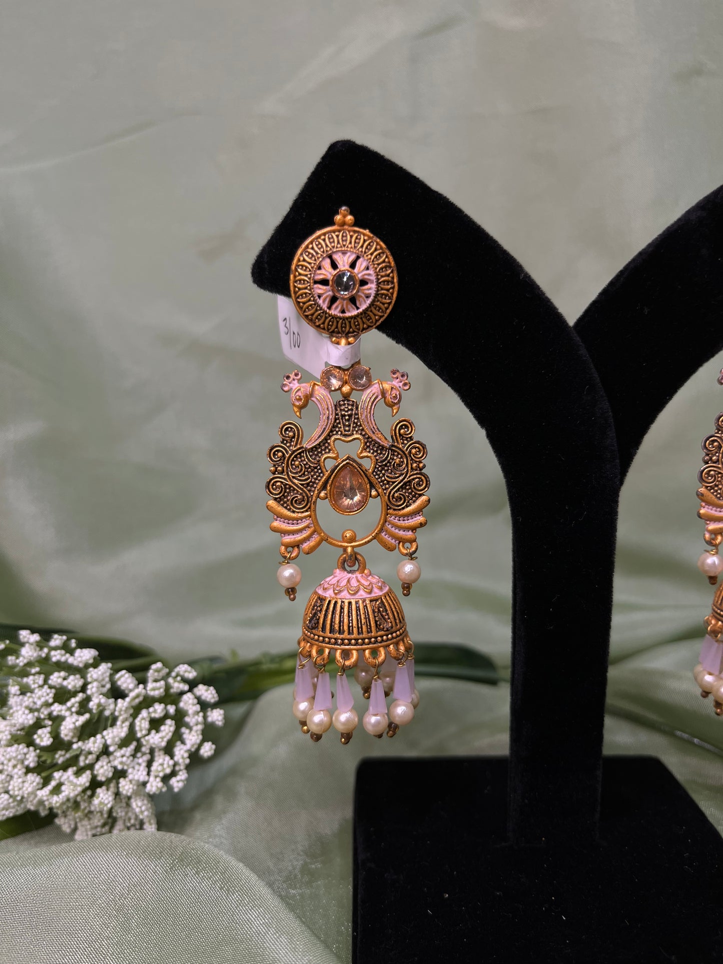 Morni earrings in lavender