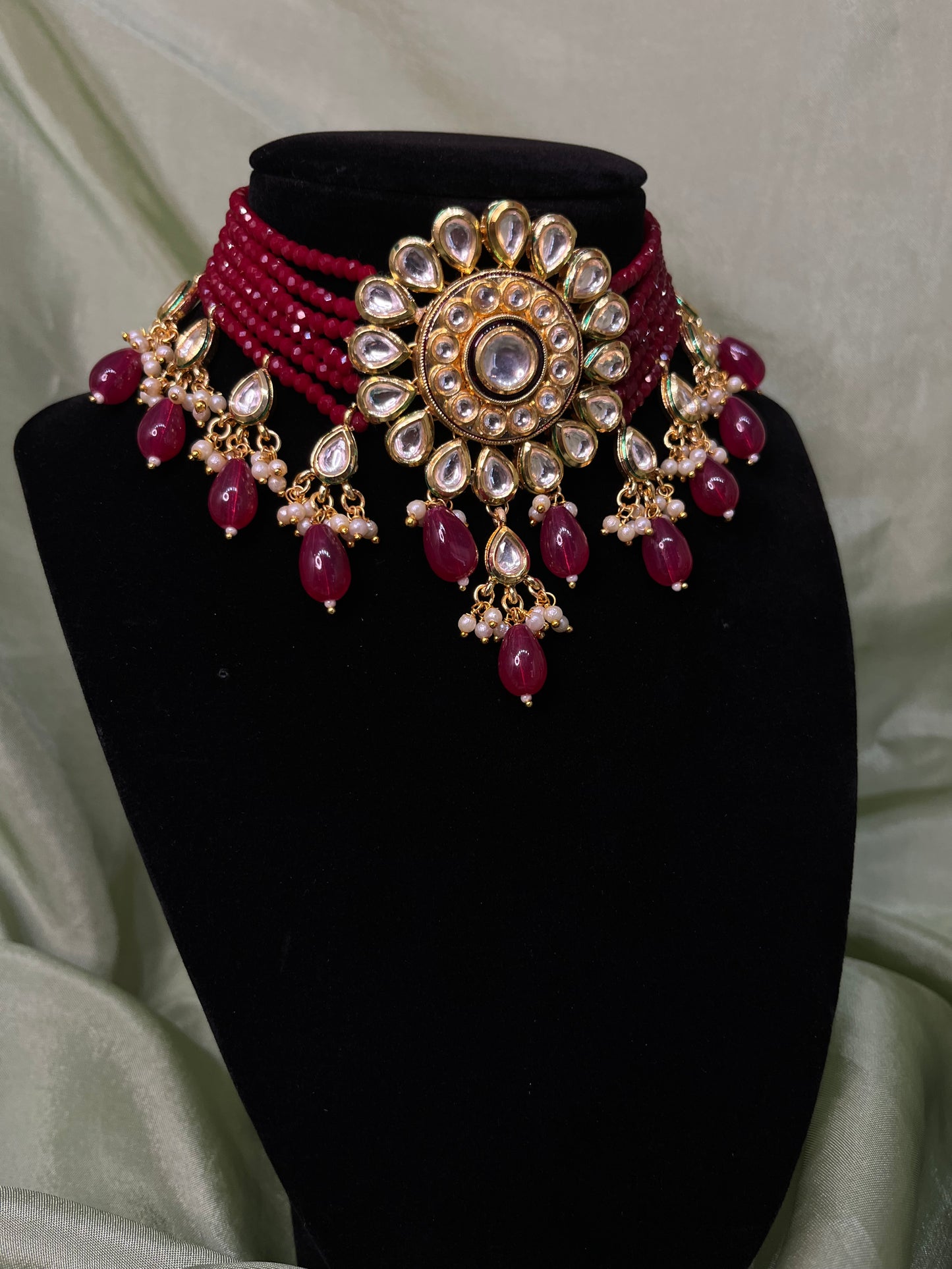 Red kundan choker