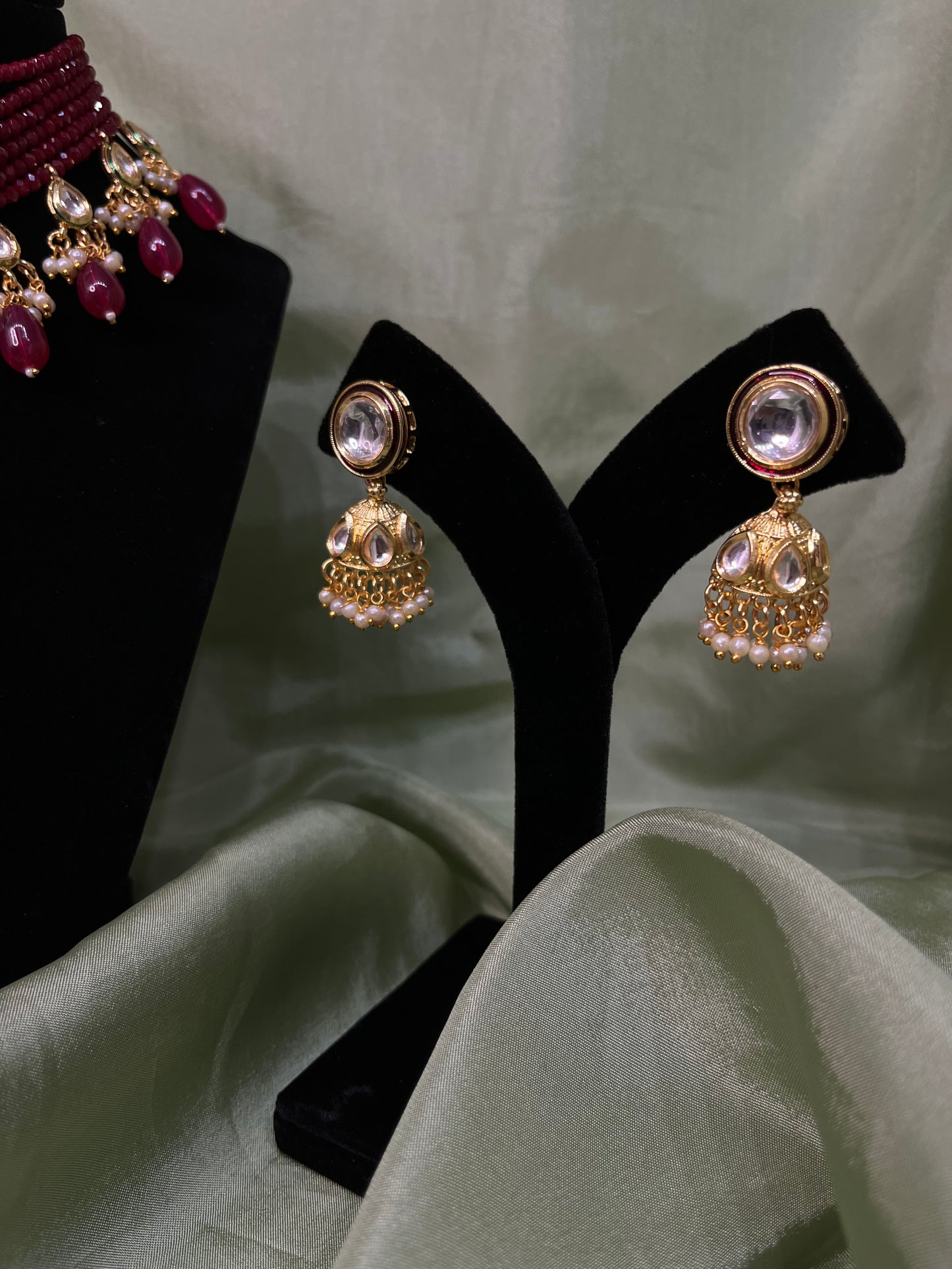 Red kundan choker