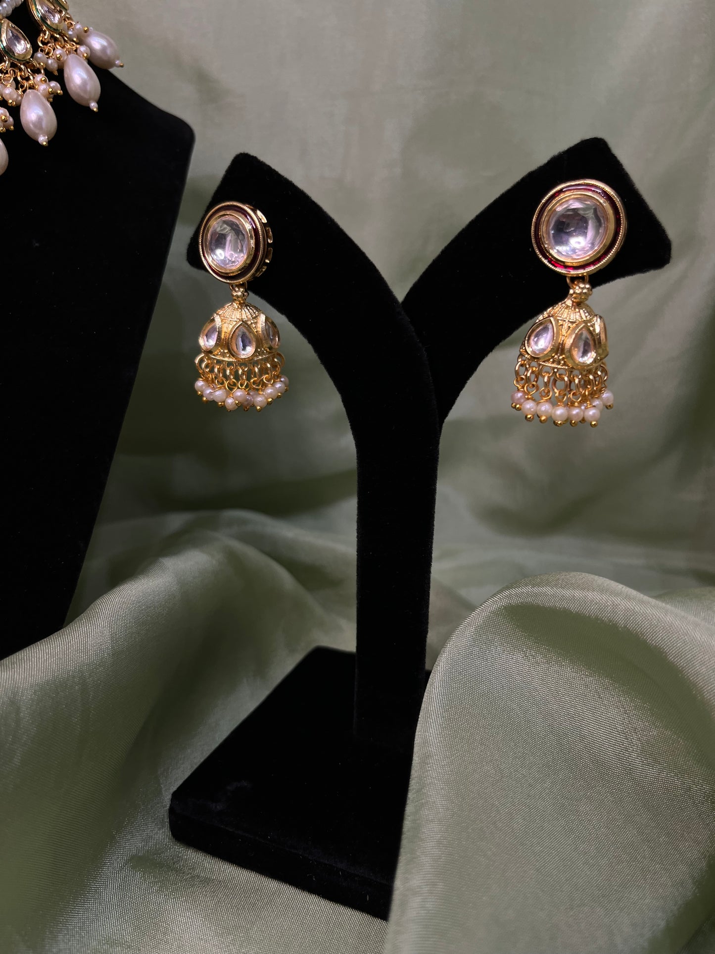White kundan choker