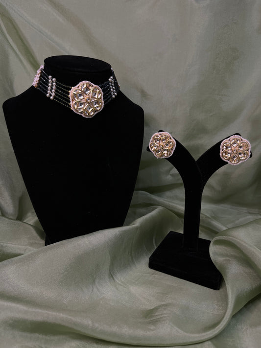 Black kundan choker set