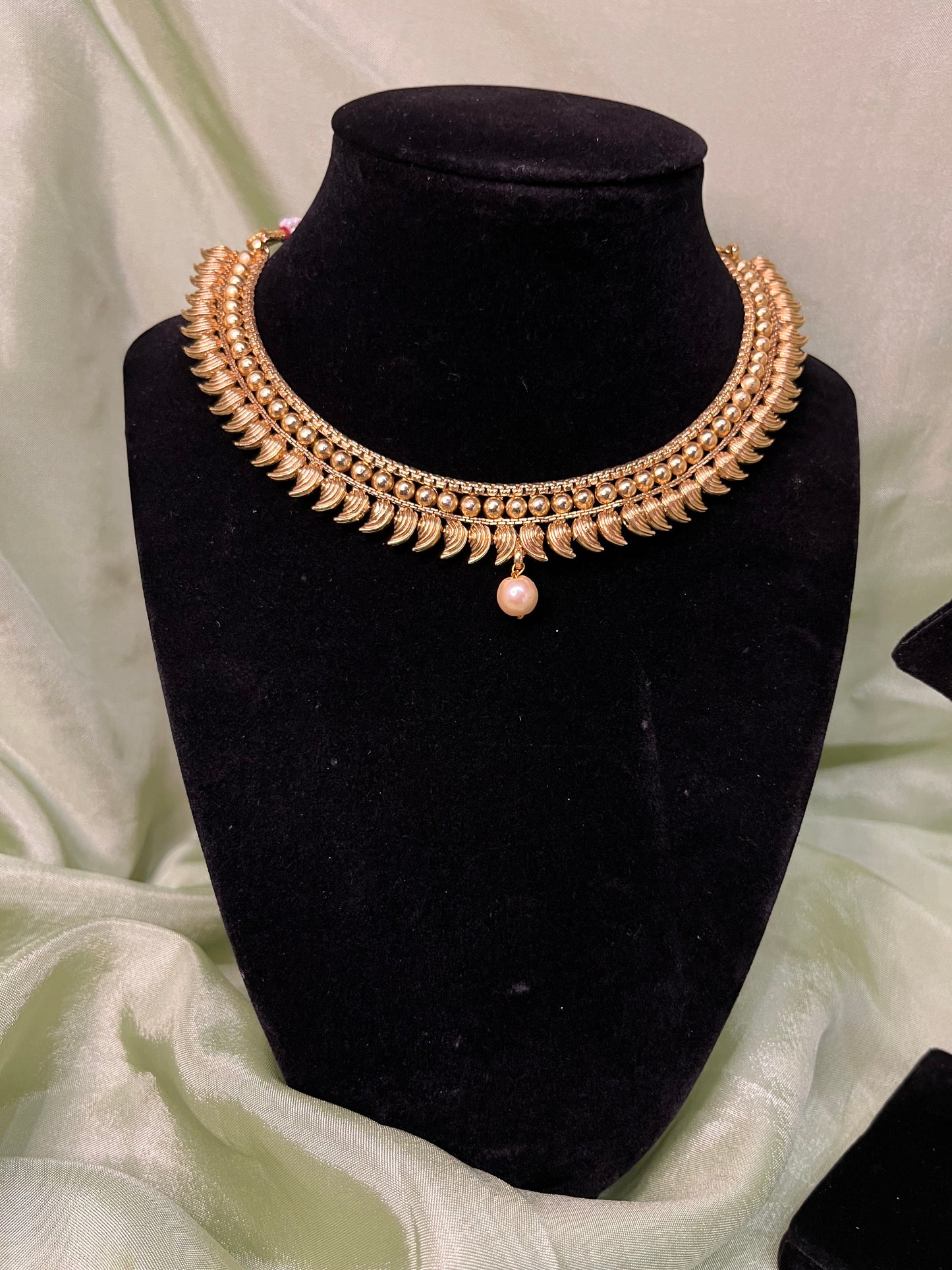 Antique gold necklace set