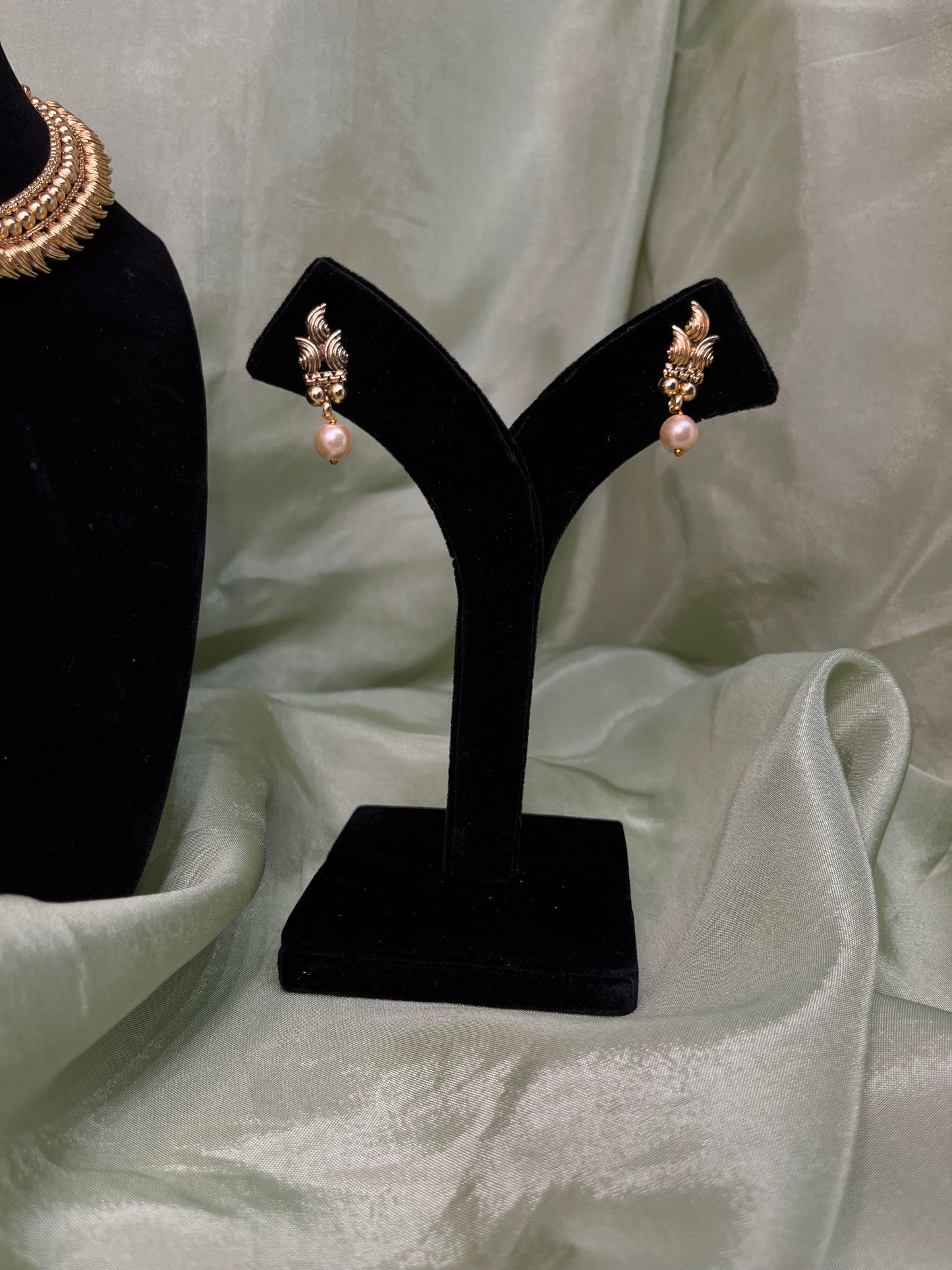 Antique gold necklace set