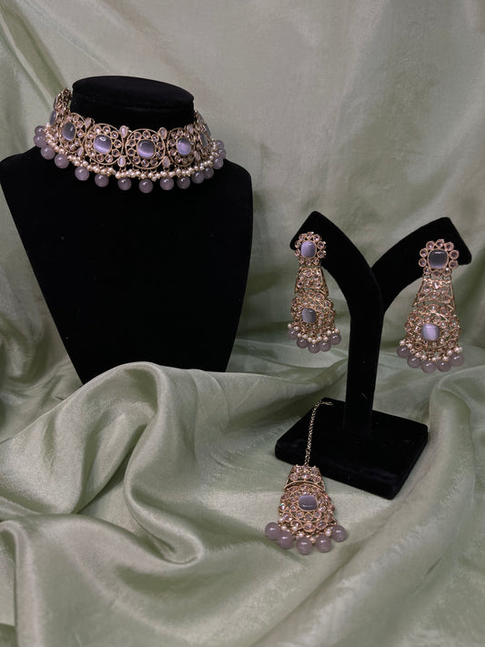 Light grey necklace set