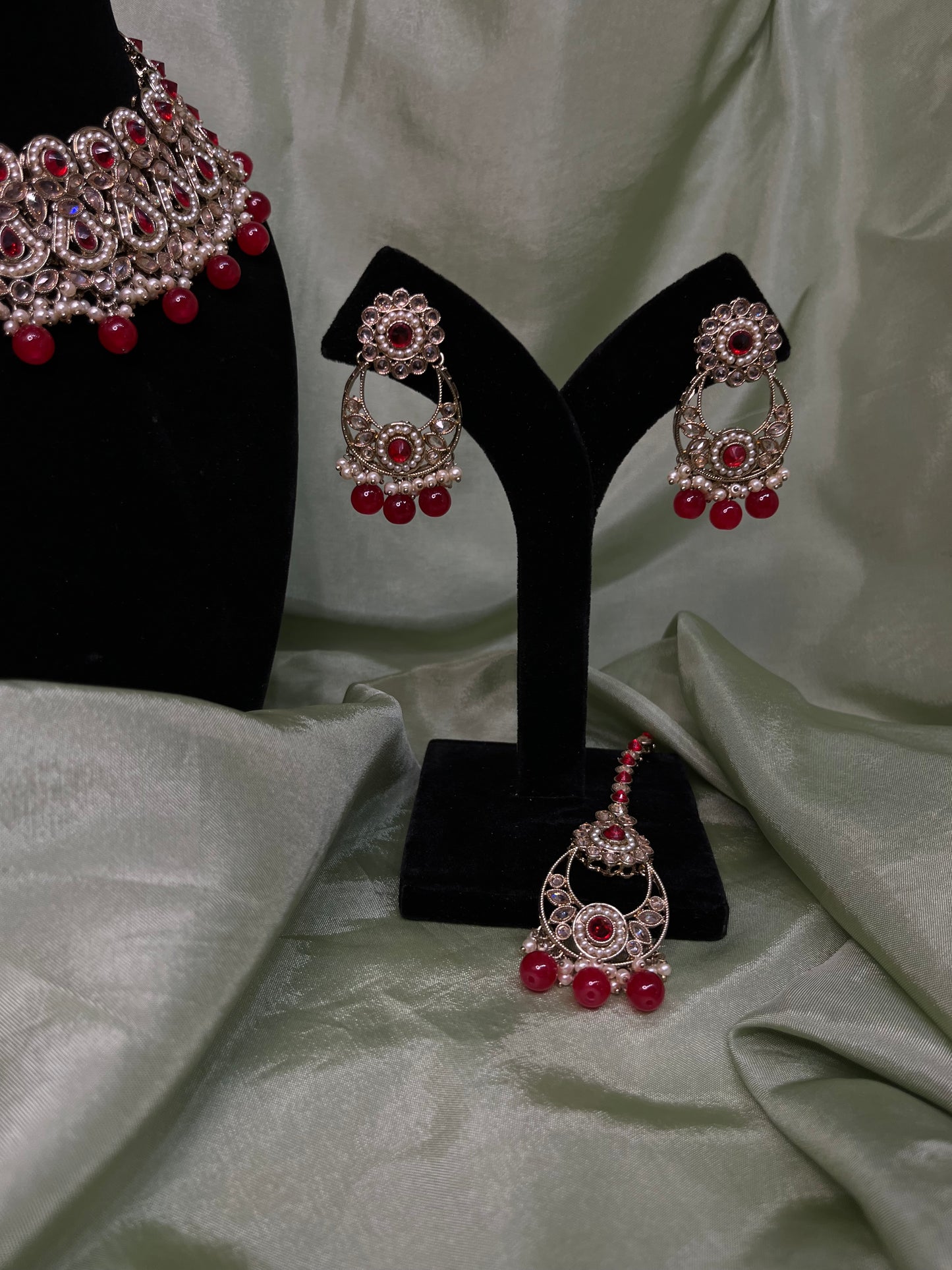 Red necklace set
