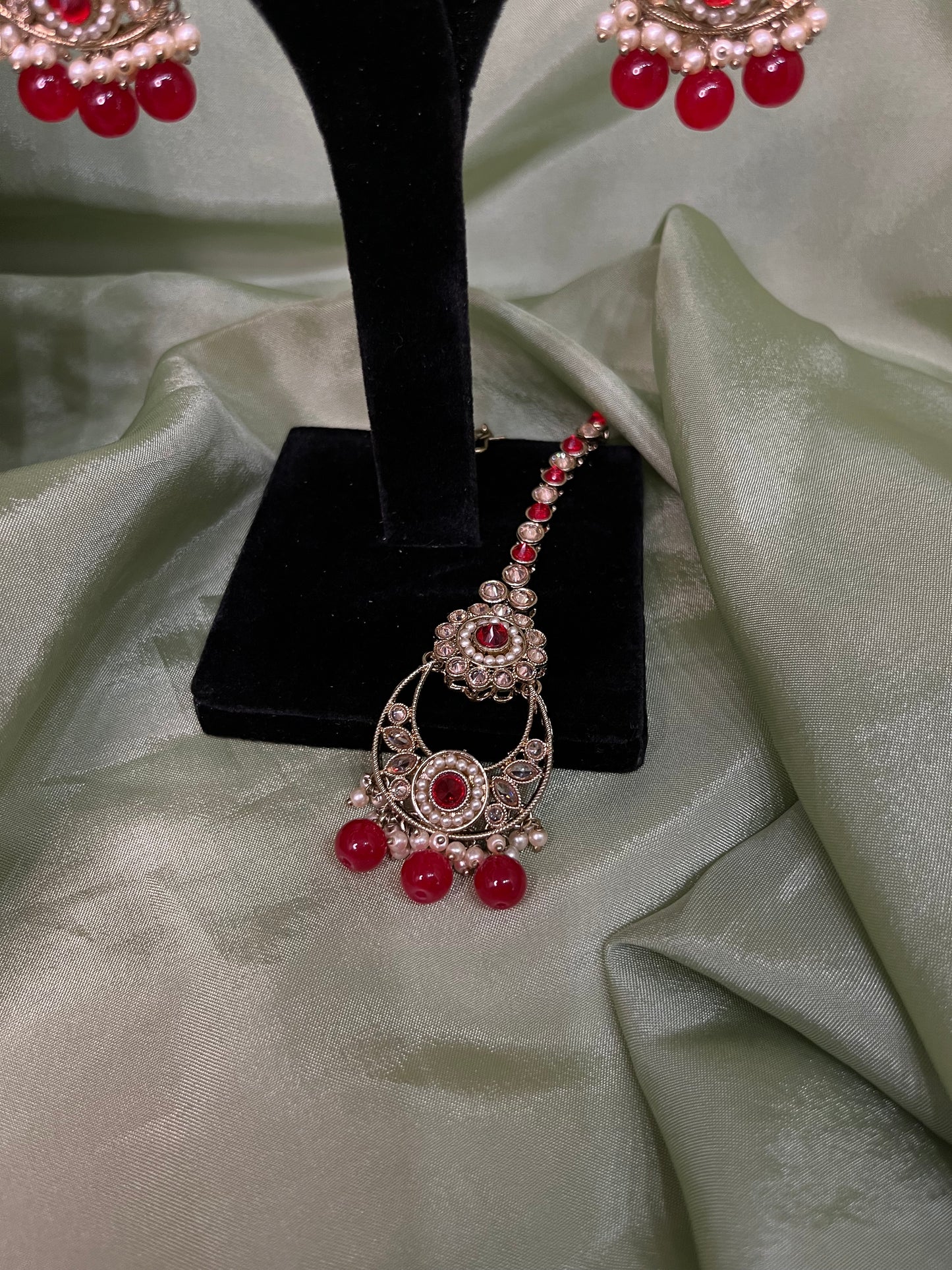 Red necklace set