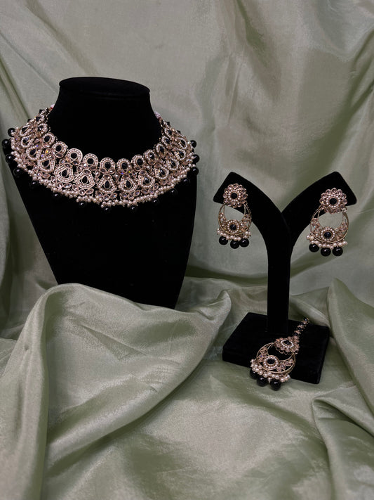Black necklace set