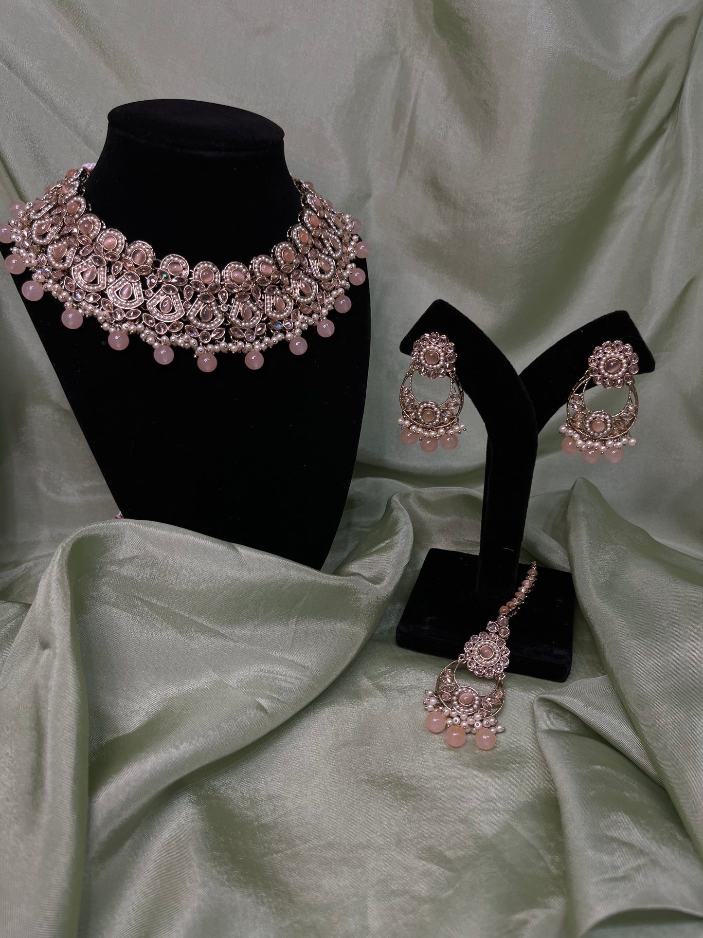Peach necklace set