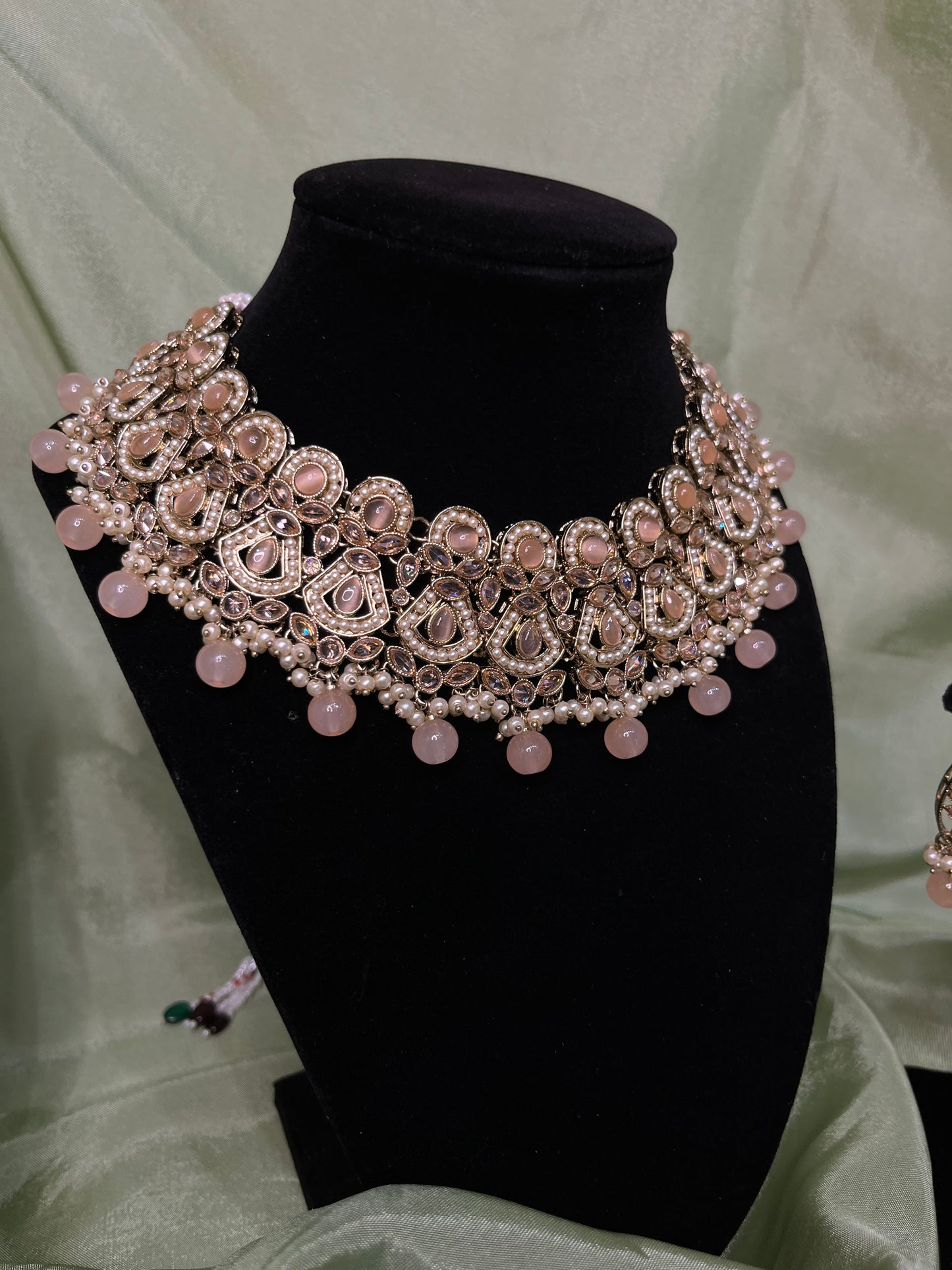 Peach necklace set