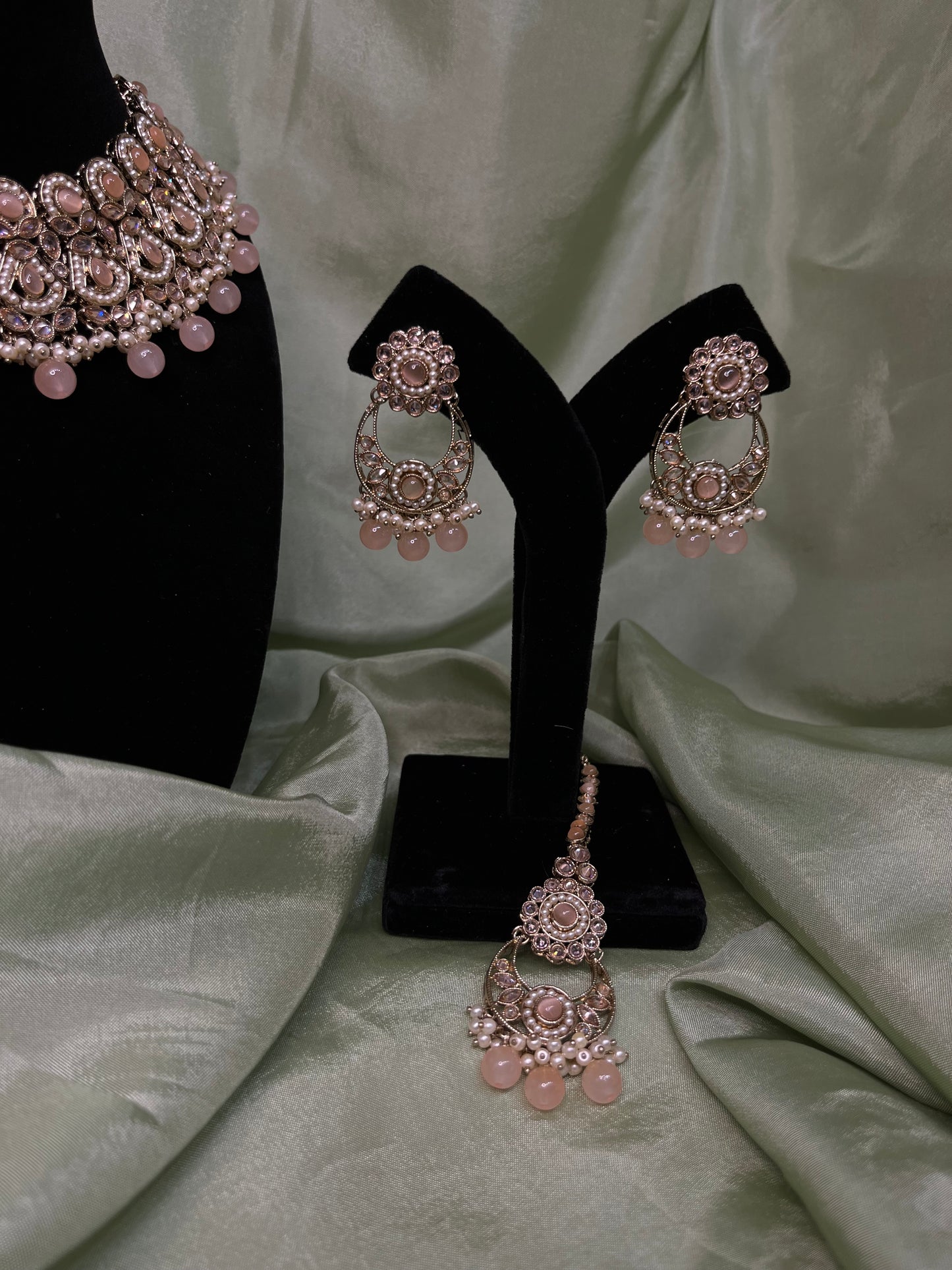 Peach necklace set