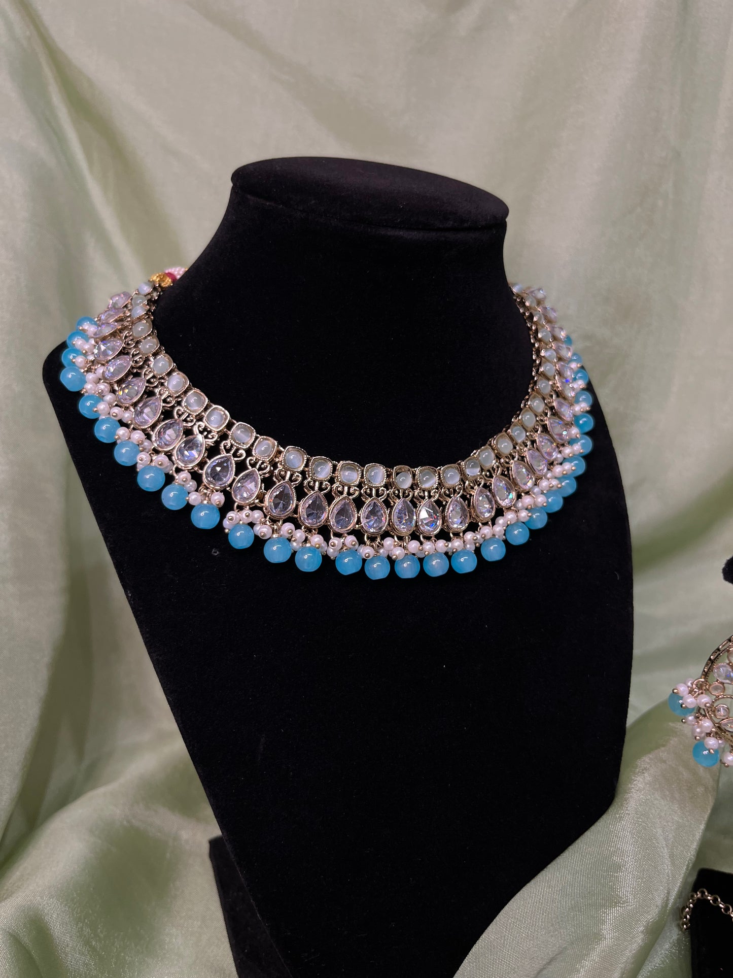 Frozi necklace set