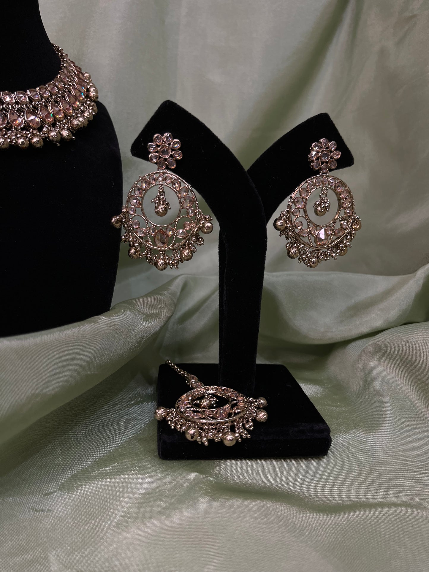 Gold necklace set
