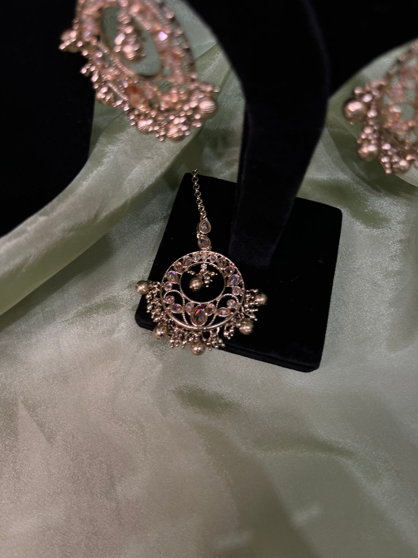Gold necklace set