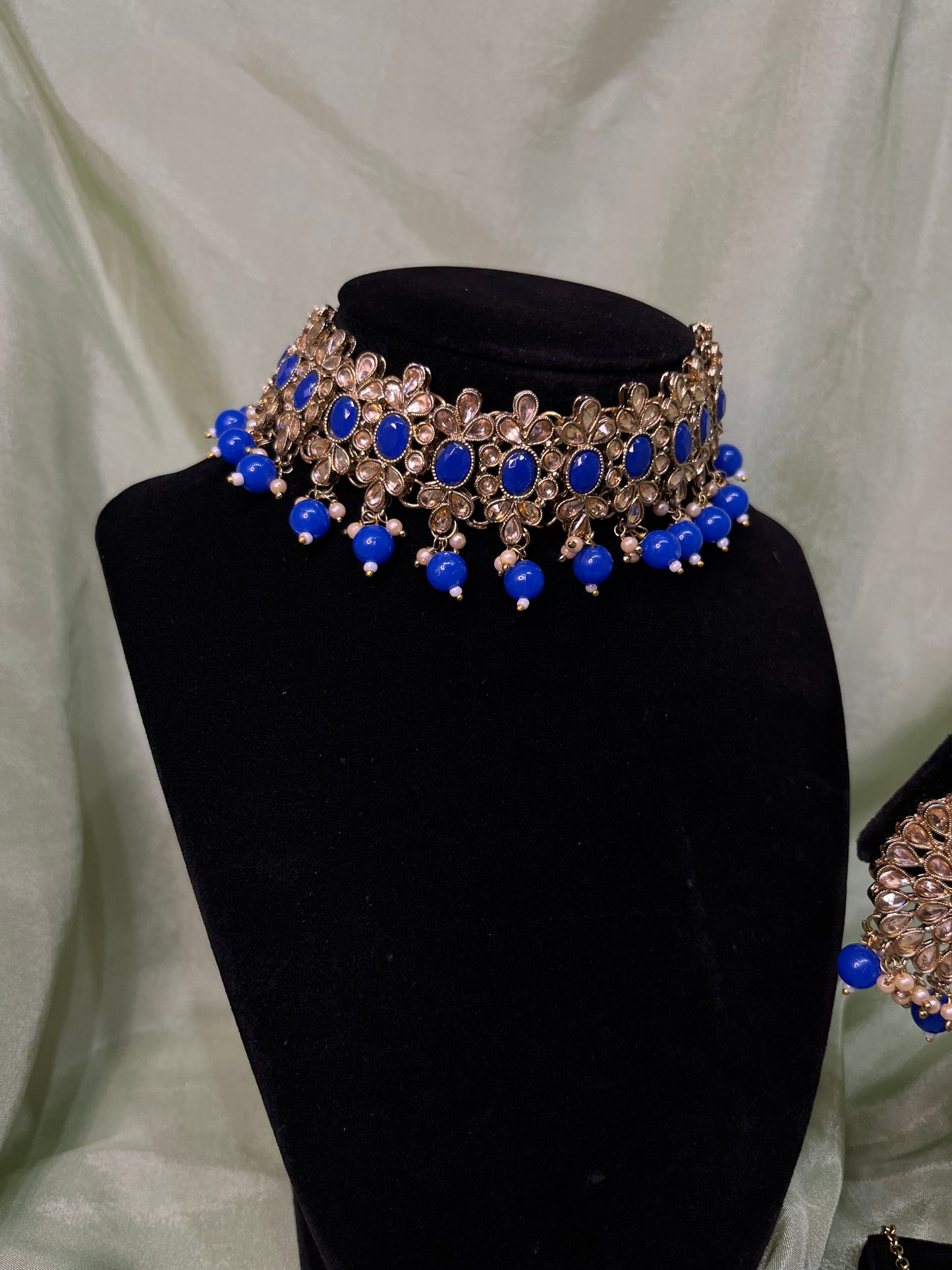 Royal blue choker set