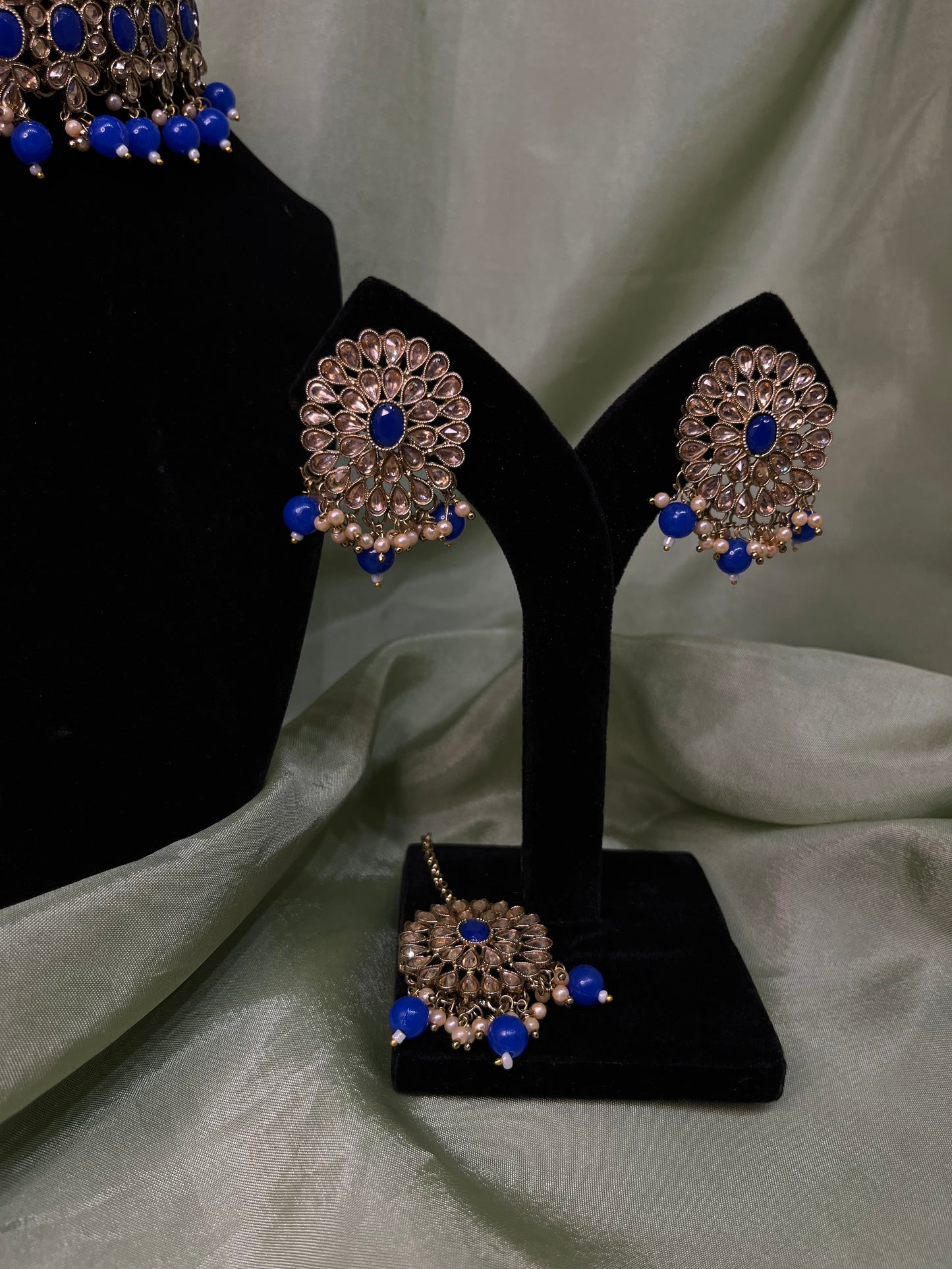 Royal blue choker set