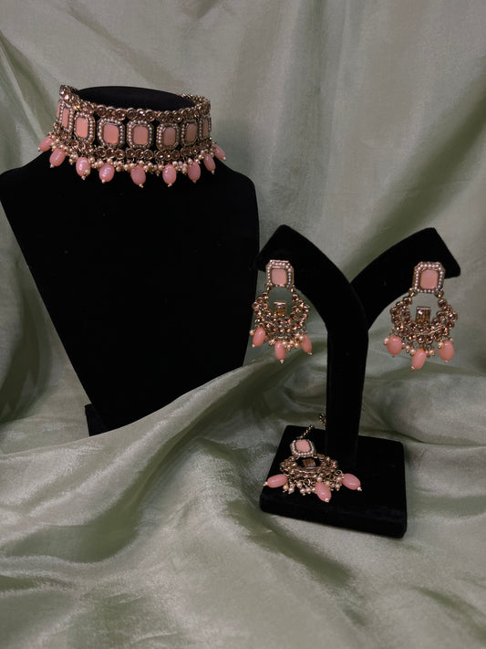 Peach choker set