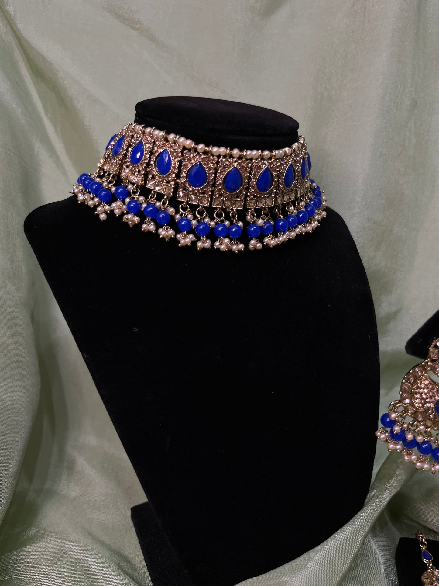 Royal blue choker set