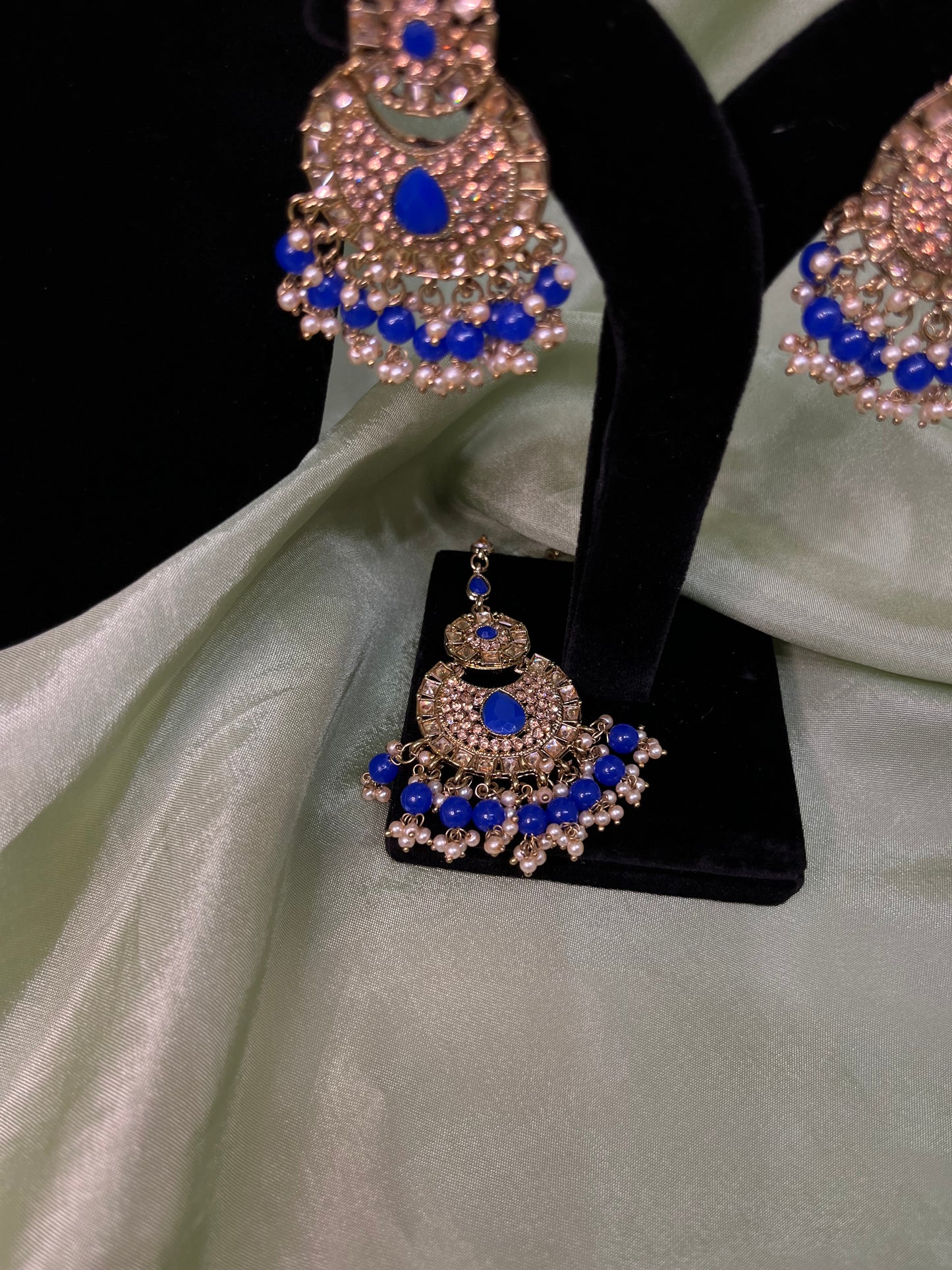 Royal blue choker set