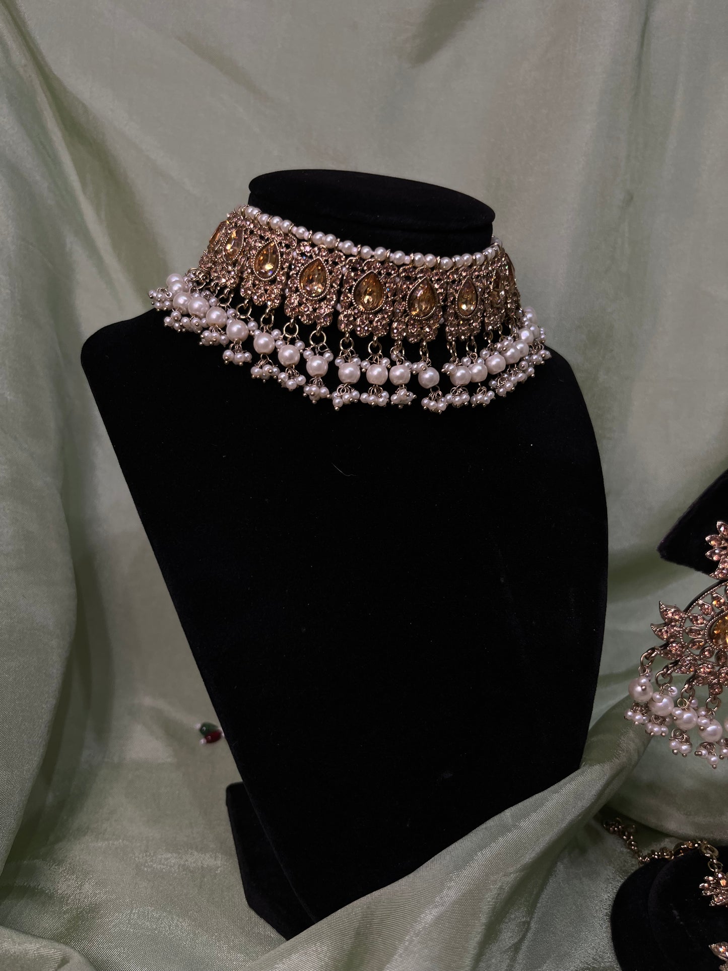 Gold choker set
