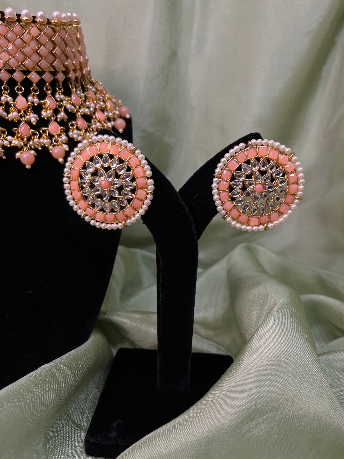 Peach white kundan choker set