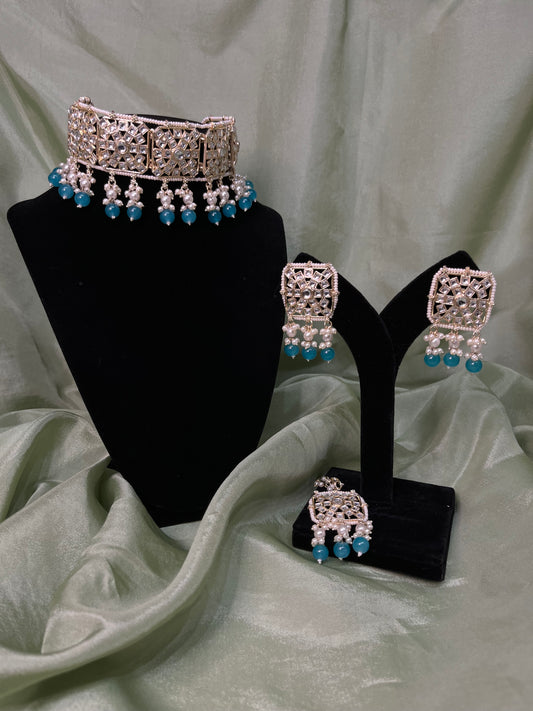 Frozi white kundan choker set
