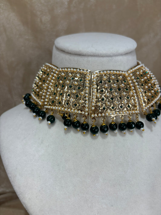 Emerald green jadau choker set