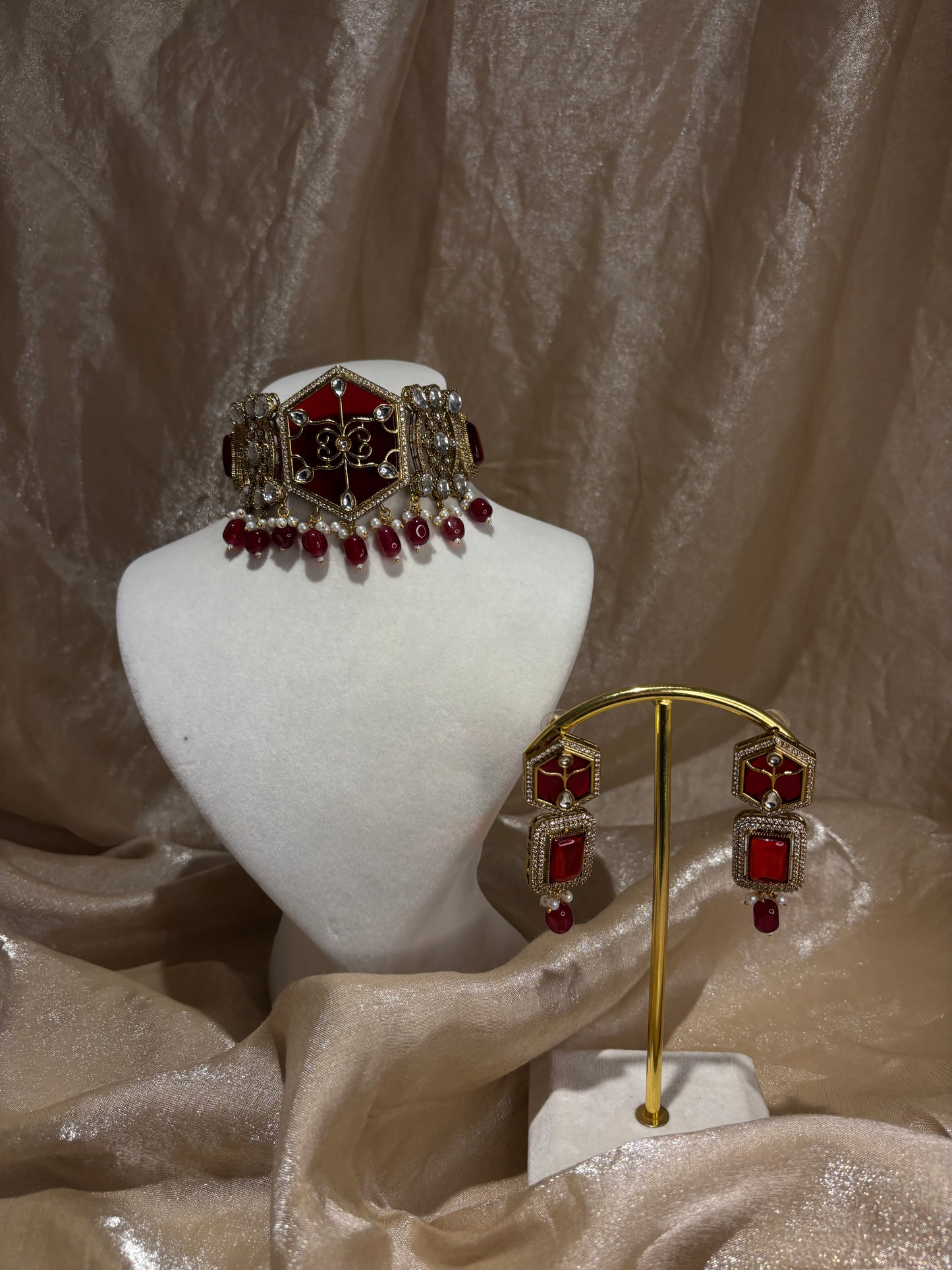 Red choker set