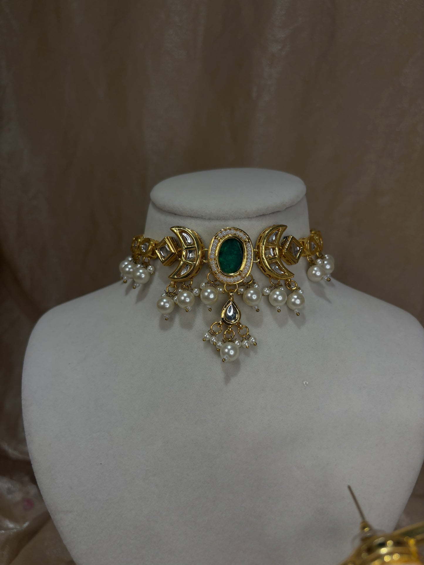 Emerald green kundan choker set