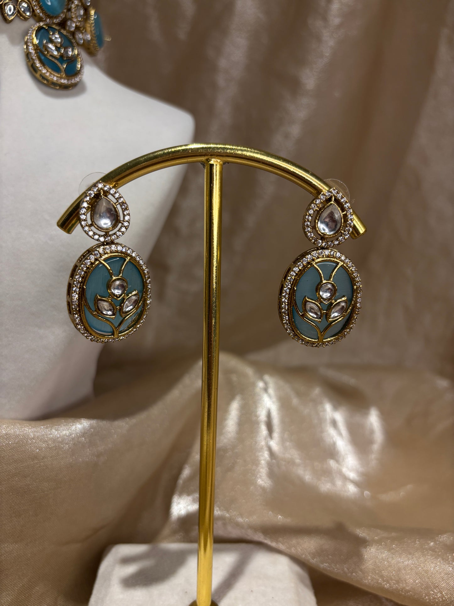 Sky blue choker