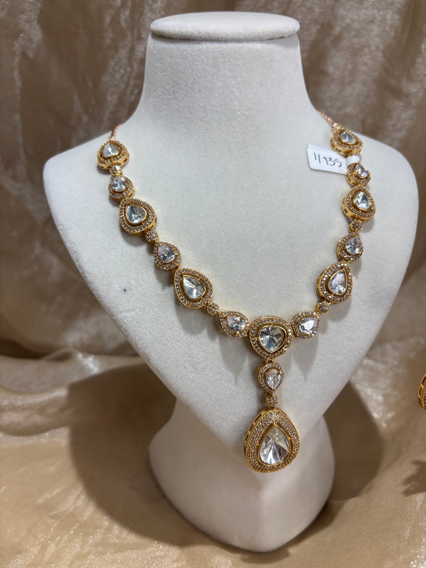 Gold necklace set