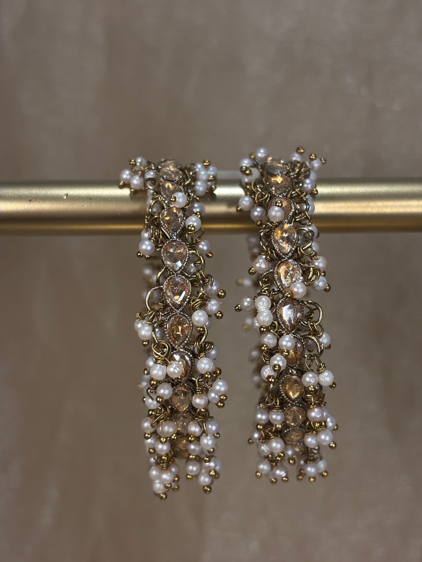 Gold pearl detail kare