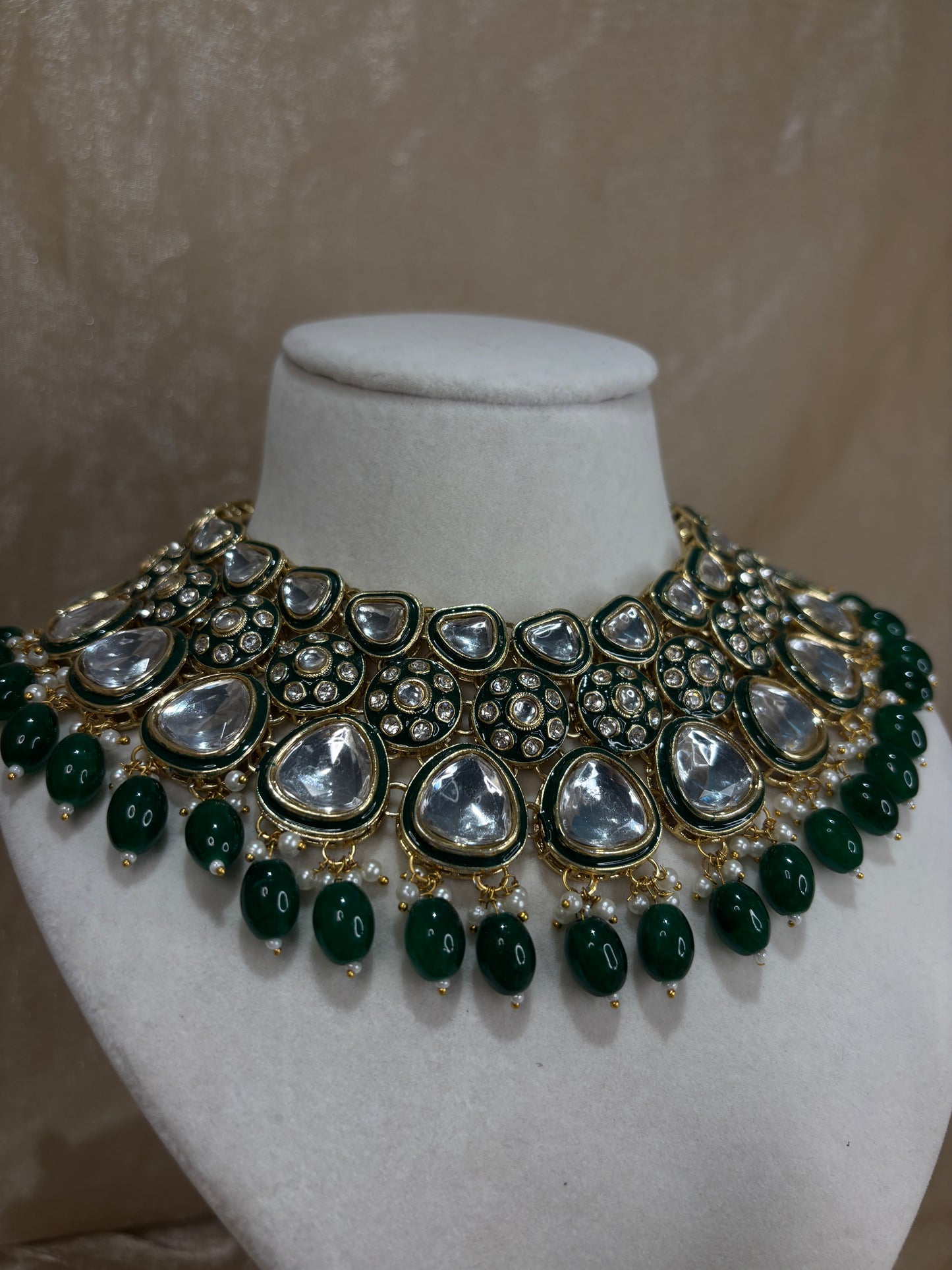 Emerald green kundan necklace set
