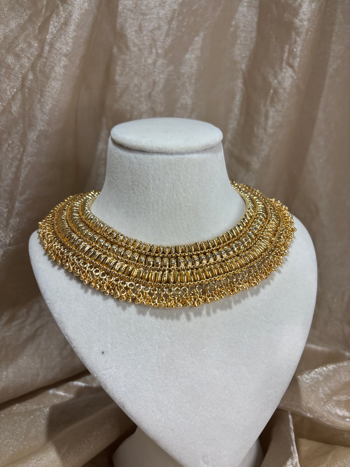 Gold-look necklace set