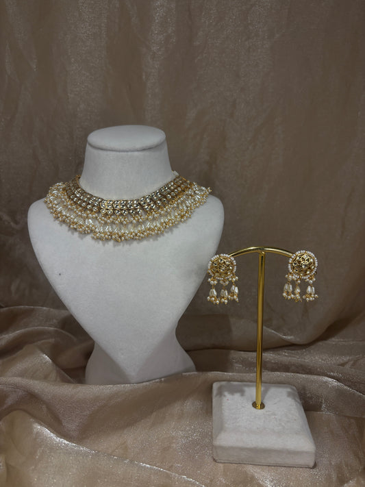 Gold necklace set