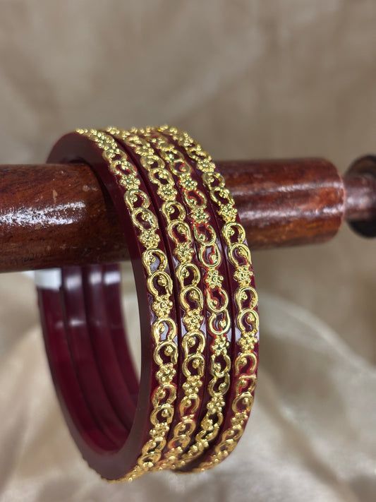 Gold accent choora bangle