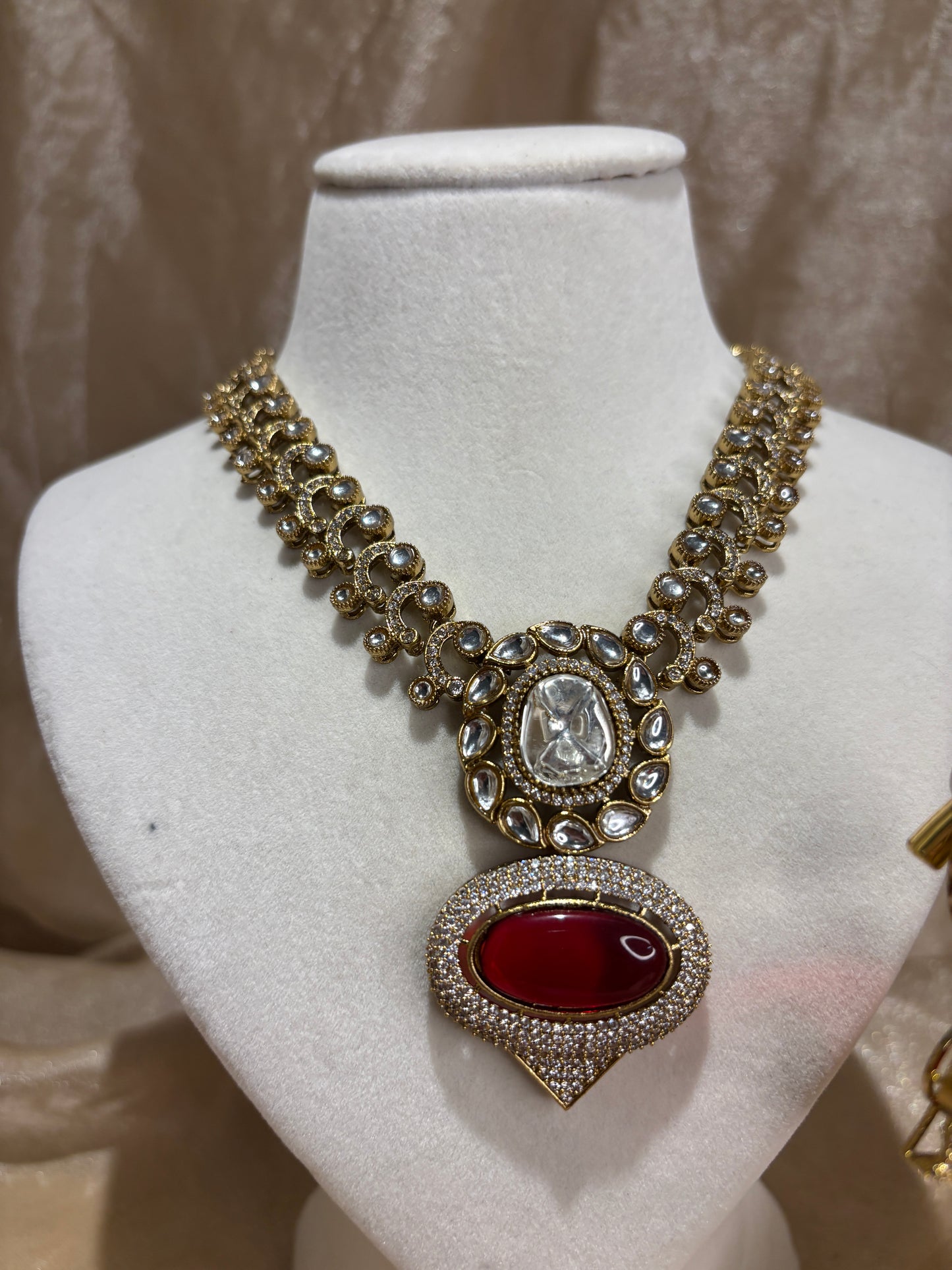 Red necklace set
