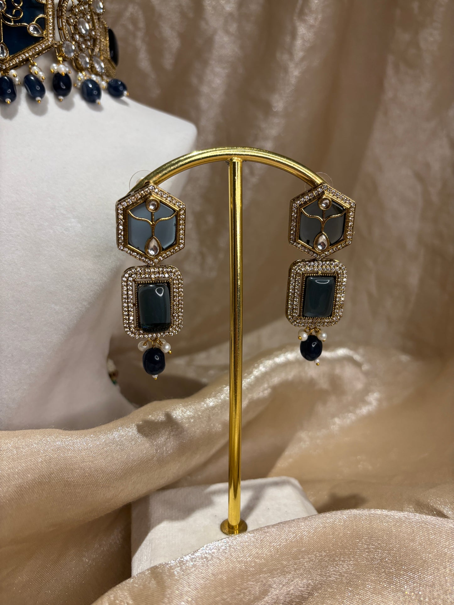 Navy blue choker set