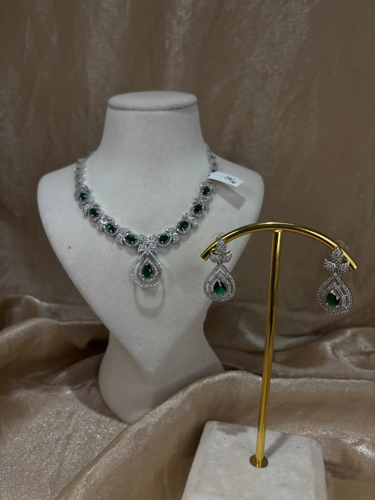 Emerald green necklace set