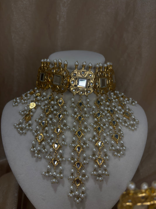 Heavy gold thappa kundan choker