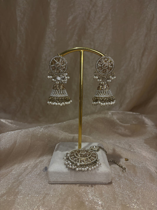 Gold jhumki/tikka set